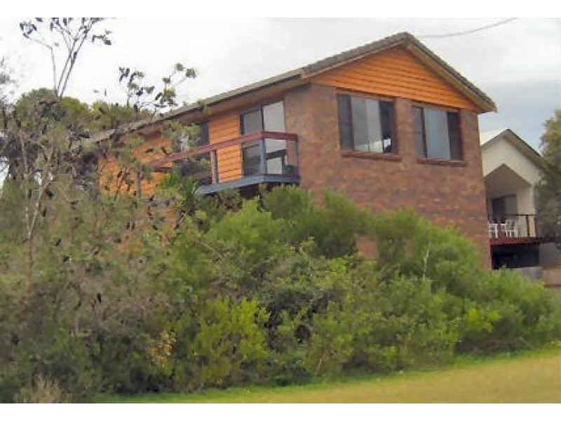10 BEACH AVENUE, South Golden Beach NSW 2483