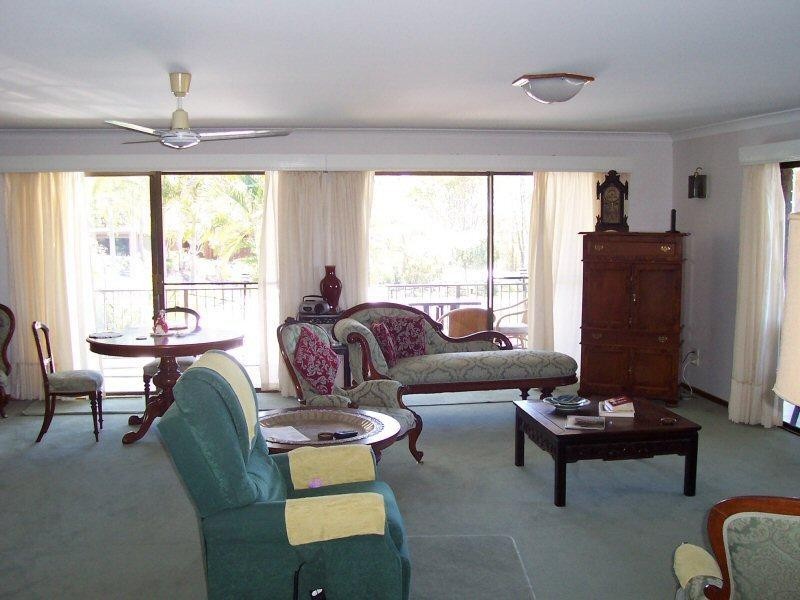 12 Goolara Court, Ocean Shores NSW 2483