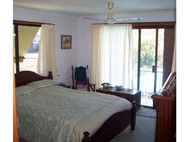 12 Goolara Court, Ocean Shores NSW 2483