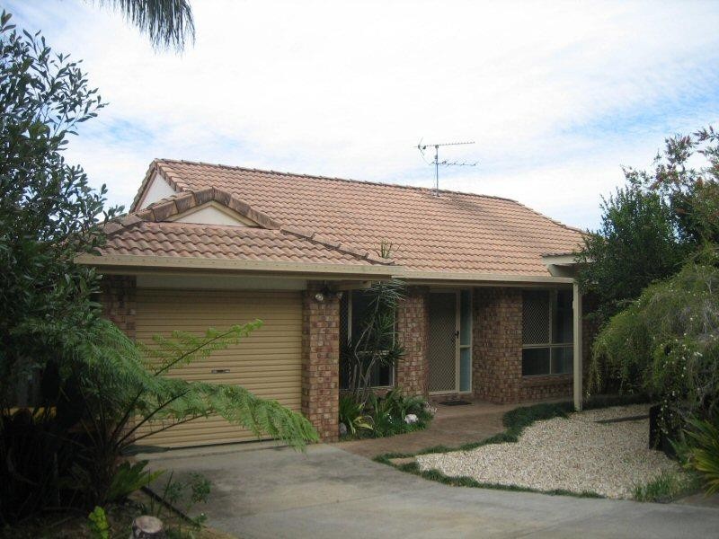9 GIRA PLACE, Ocean Shores NSW 2483
