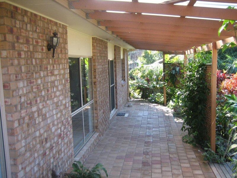 9 GIRA PLACE, Ocean Shores NSW 2483
