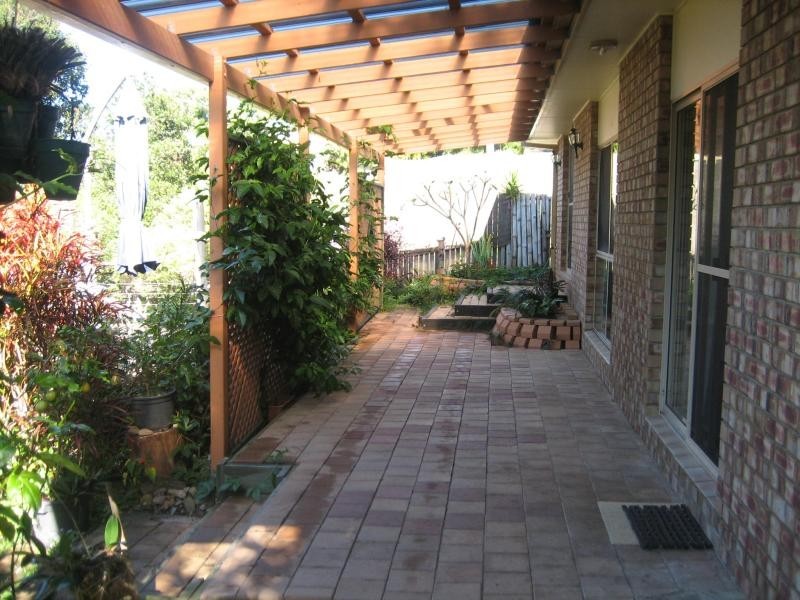 9 GIRA PLACE, Ocean Shores NSW 2483