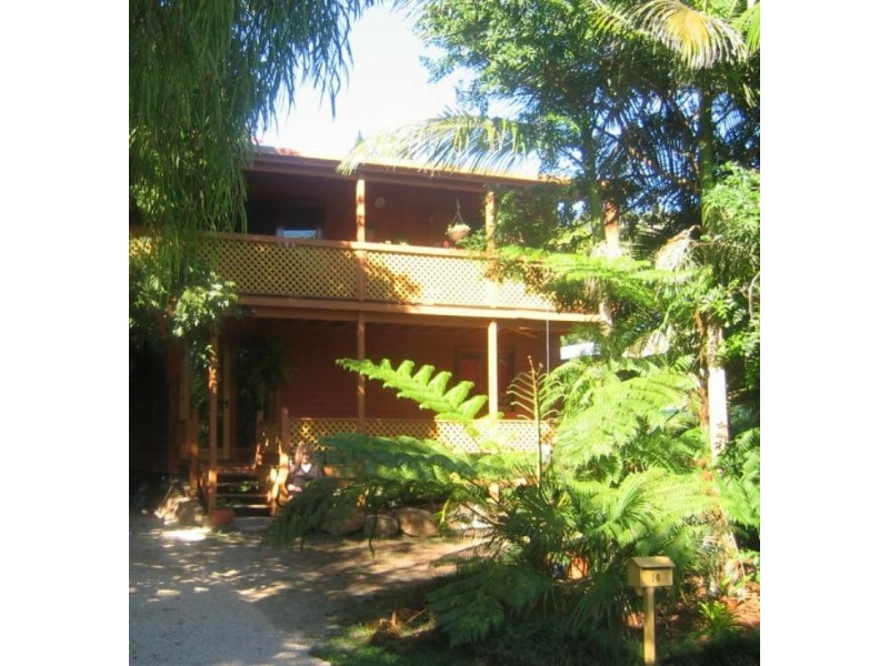 16 ROBIN STREET, South Golden Beach NSW 2483