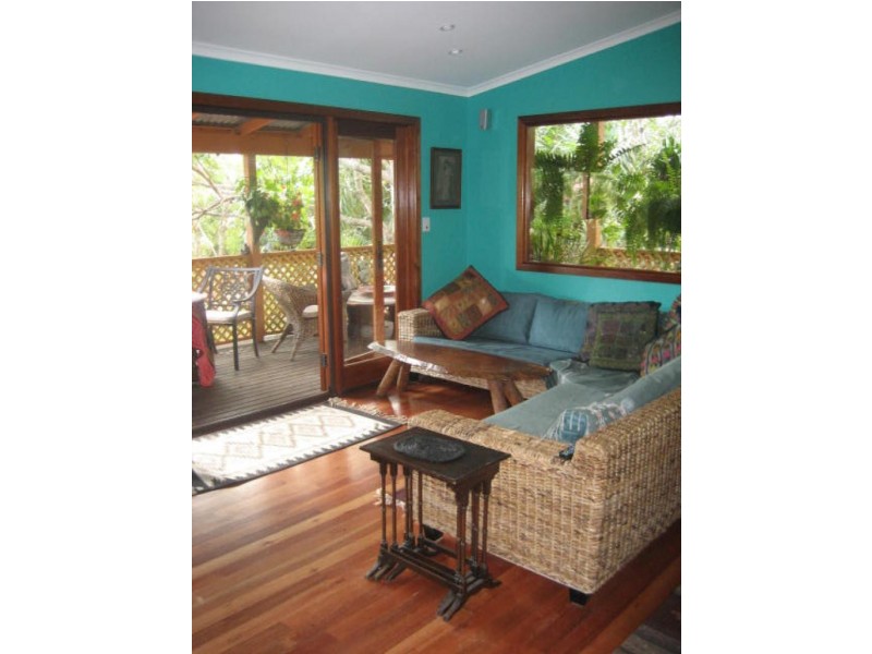 16 ROBIN STREET, South Golden Beach NSW 2483