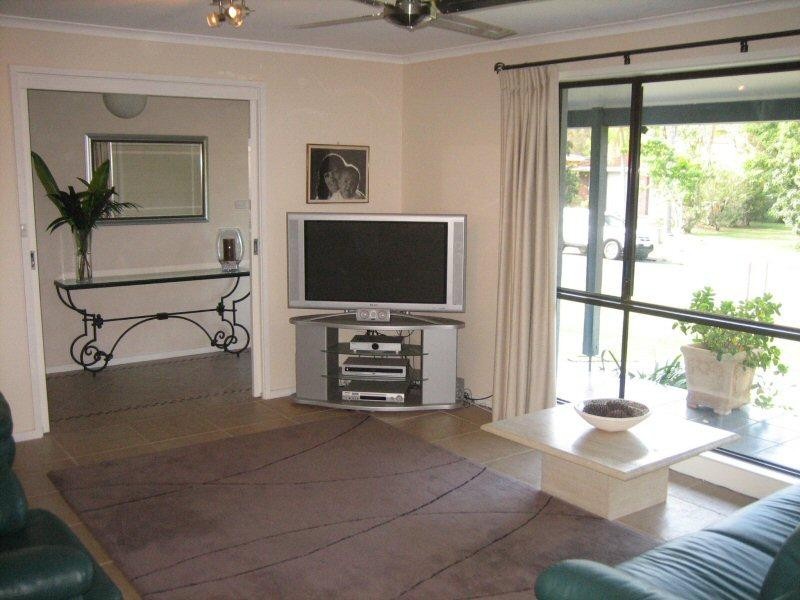11 Larelar Court, Ocean Shores NSW 2483