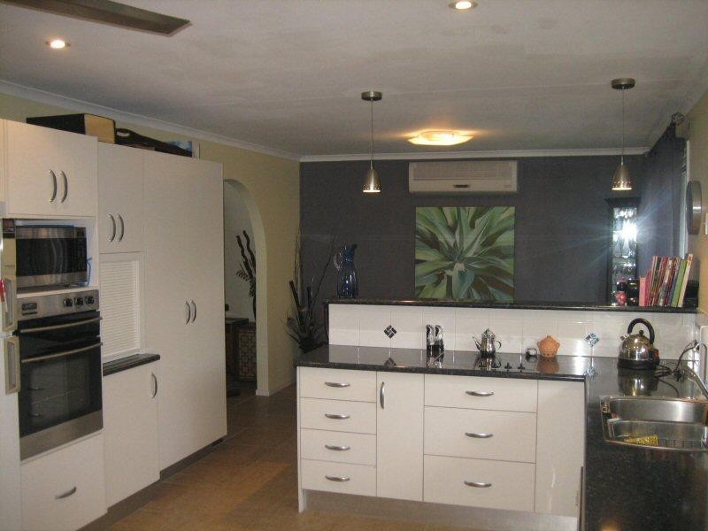 11 Larelar Court, Ocean Shores NSW 2483