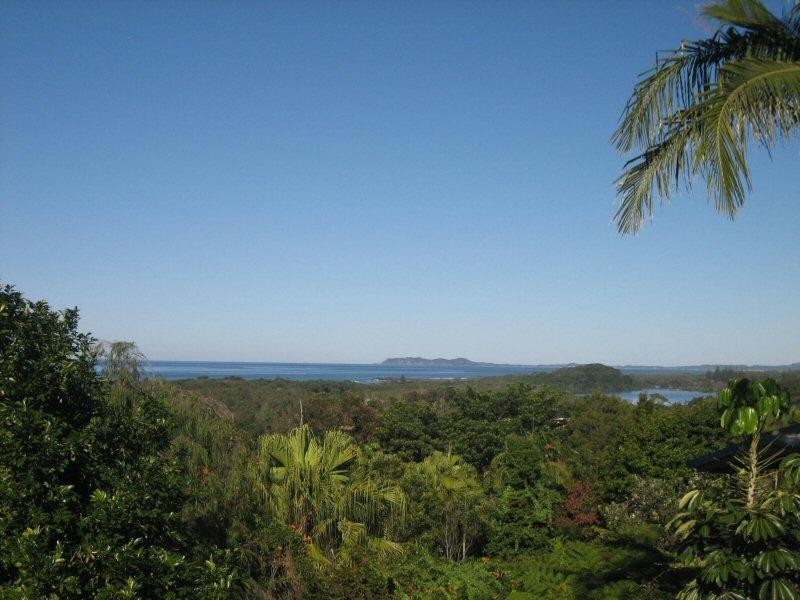 3 Yackatoon Court, Ocean Shores NSW 2483