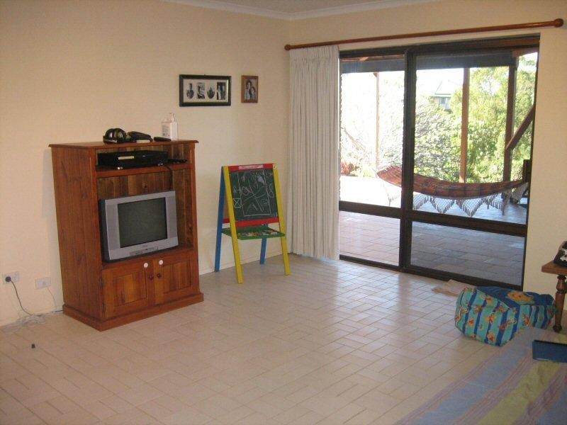 3 Yackatoon Court, Ocean Shores NSW 2483