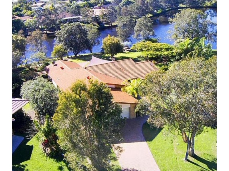 19 Berrimbillah Court, Ocean Shores NSW 2483