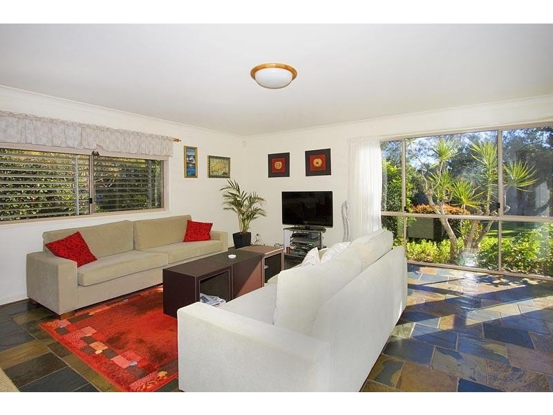 19 Berrimbillah Court, Ocean Shores NSW 2483