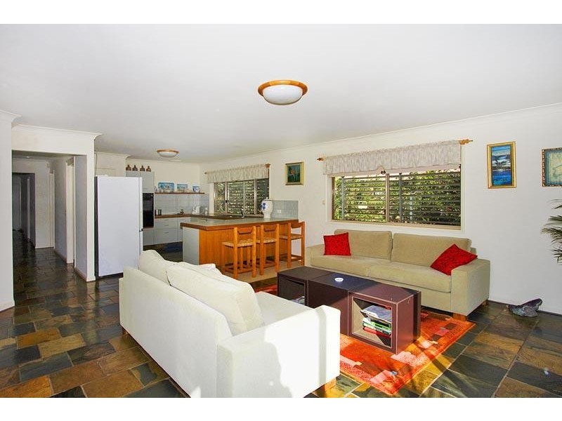 19 Berrimbillah Court, Ocean Shores NSW 2483