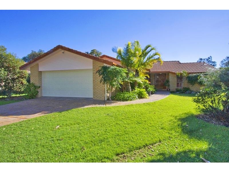 19 Berrimbillah Court, Ocean Shores NSW 2483