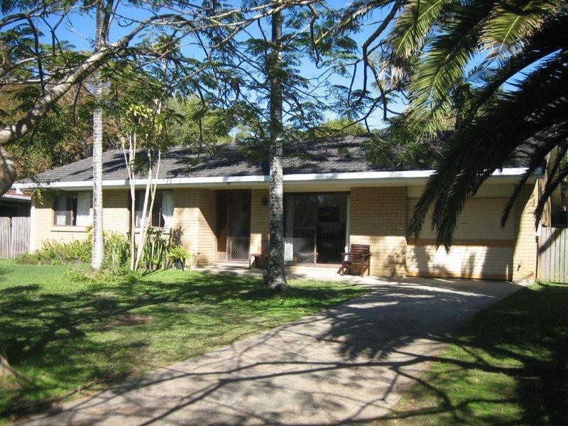 10 Coonawarra Court, Ocean Shores NSW 2483
