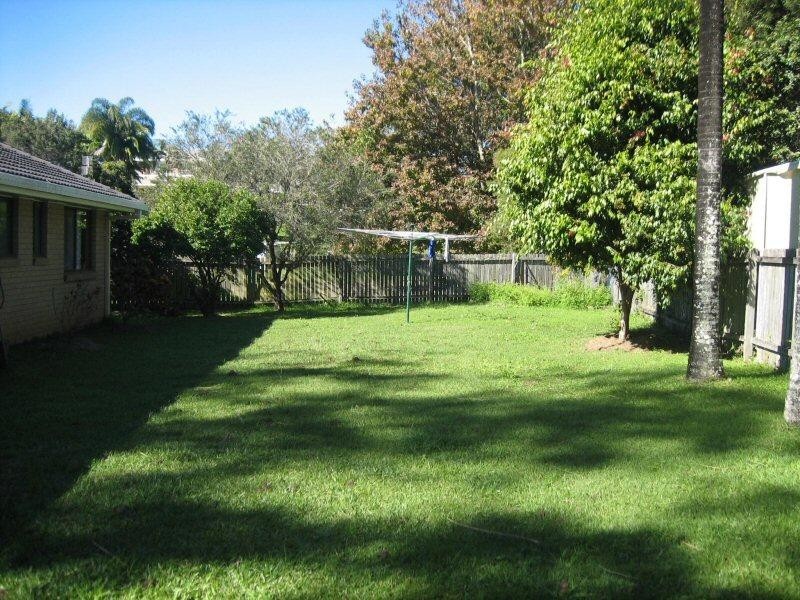 10 Coonawarra Court, Ocean Shores NSW 2483