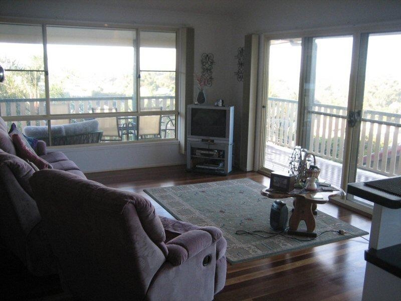 25 Banool Circuit, Ocean Shores NSW 2483
