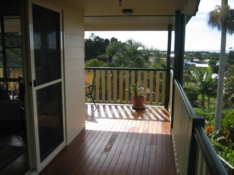25 Banool Circuit, Ocean Shores NSW 2483