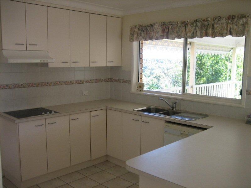 13 Bulgoon Crescent, Ocean Shores NSW 2483