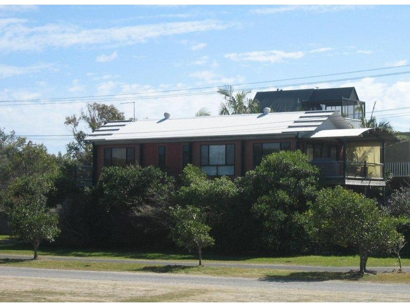 1 Beach Avenue, South Golden Beach NSW 2483