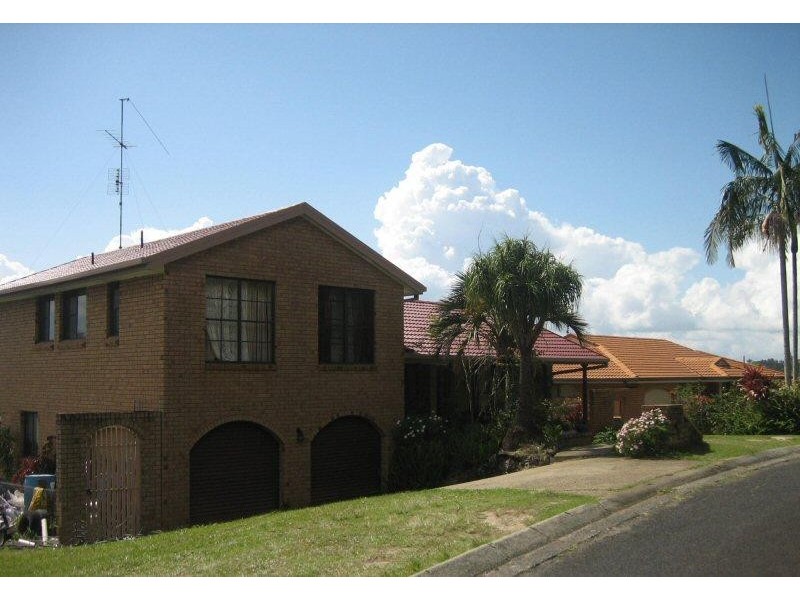 42 Yamble Drive, Ocean Shores NSW 2483