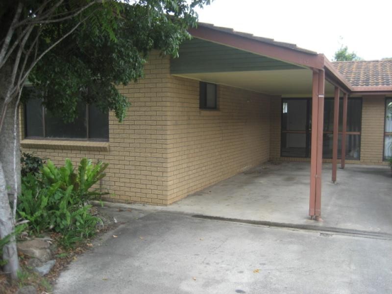 1/8 BOONDOON CRESCENT, Ocean Shores NSW 2483