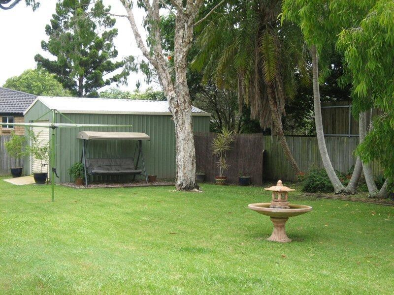 30 Bulgoon Crescent, Ocean Shores NSW 2483
