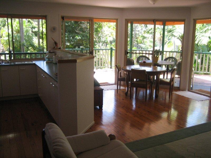 20 Mundurra Avenue, Ocean Shores NSW 2483