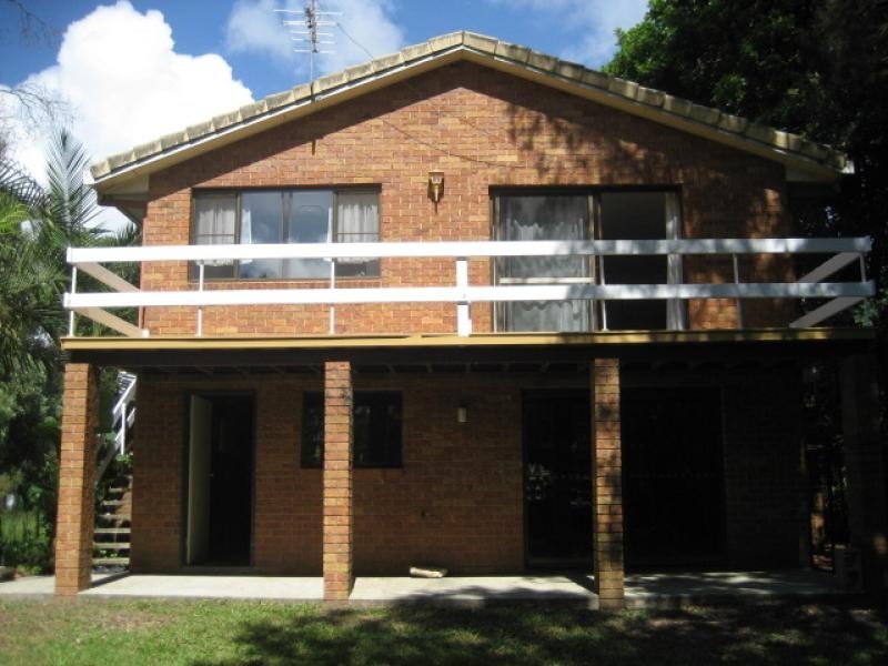 19 ELIZABETH AVENUE, South Golden Beach NSW 2483