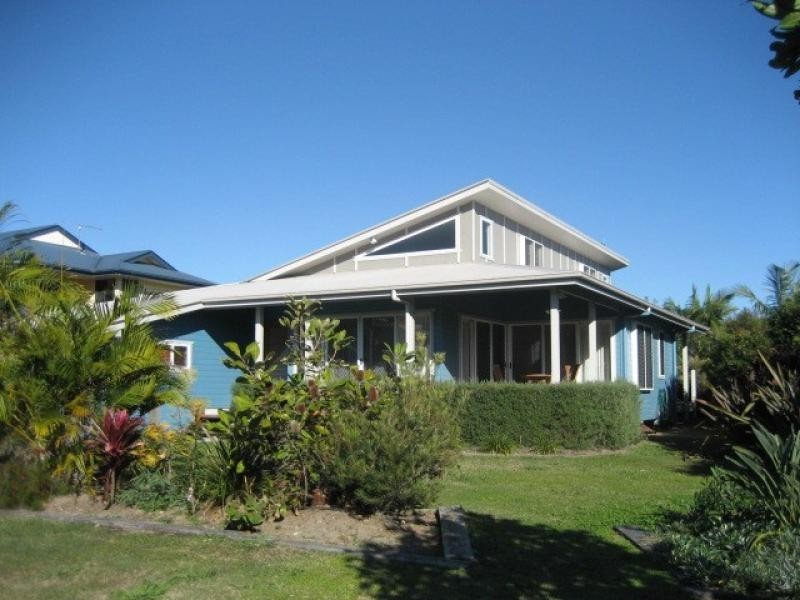 9 Mia Court, Ocean Shores NSW 2483