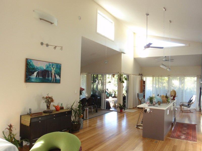 9 Mia Court, Ocean Shores NSW 2483