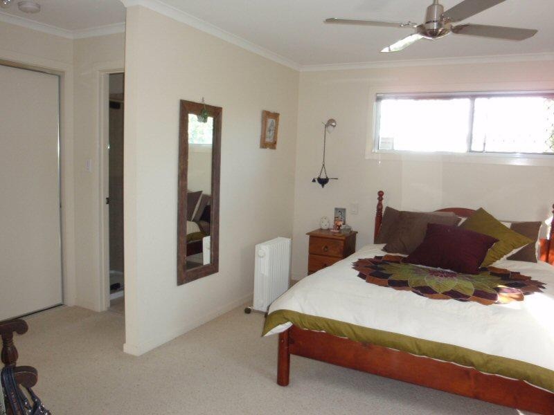 9 Mia Court, Ocean Shores NSW 2483