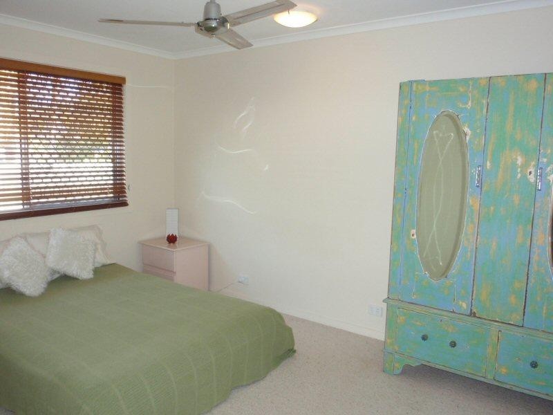 9 Mia Court, Ocean Shores NSW 2483