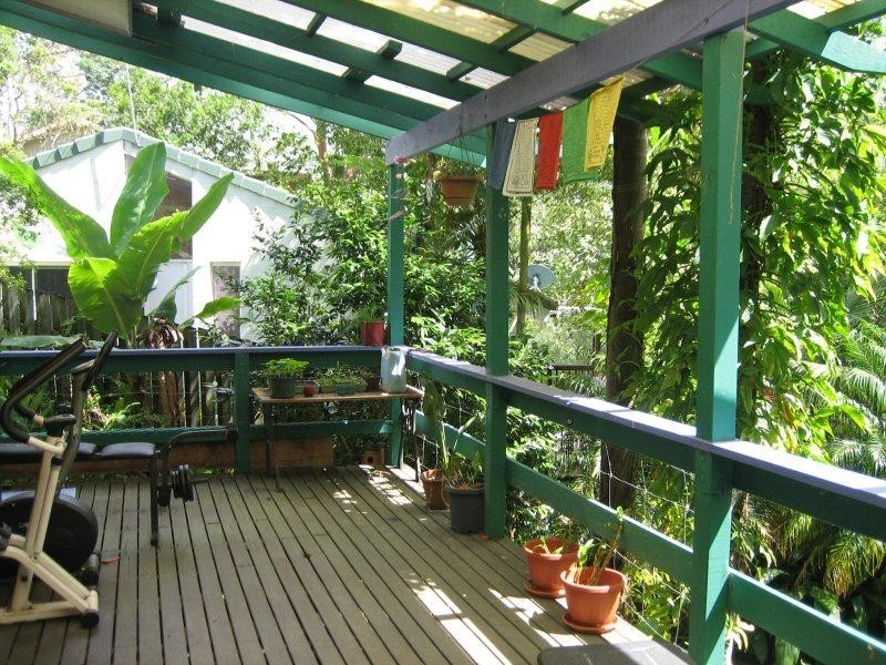 4 Gilba Avenue, Ocean Shores NSW 2483