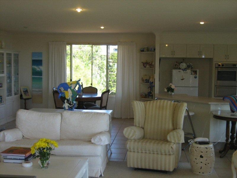 5 Wirruna Avenue, Ocean Shores NSW 2483