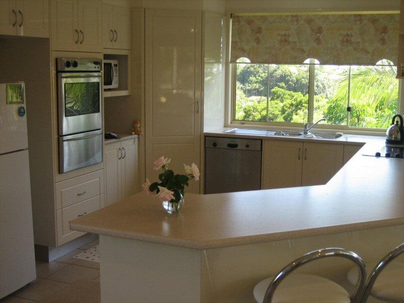 5 Wirruna Avenue, Ocean Shores NSW 2483