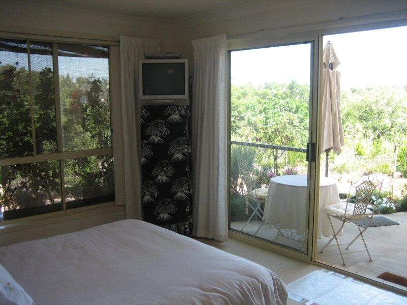 5 Wirruna Avenue, Ocean Shores NSW 2483