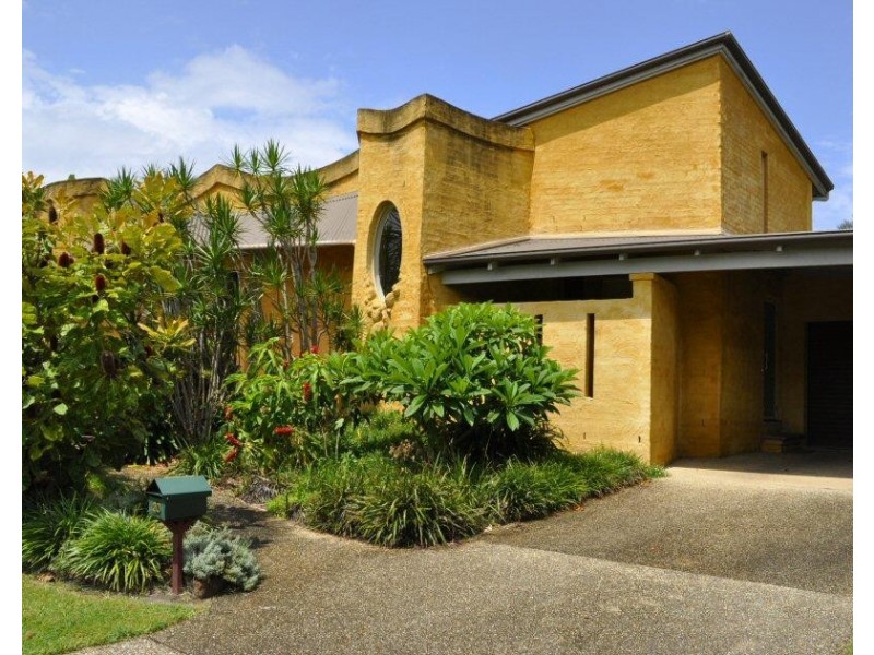 20 Larelar Court, Ocean Shores NSW 2483