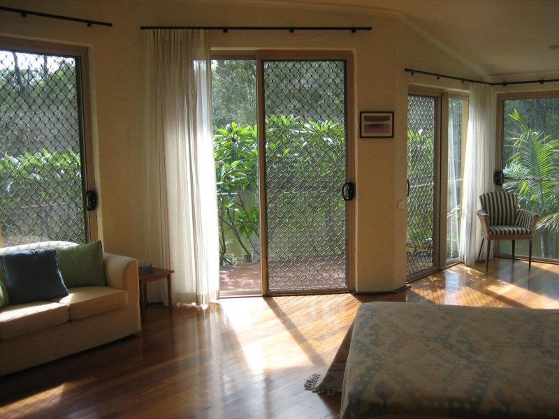 20 Larelar Court, Ocean Shores NSW 2483