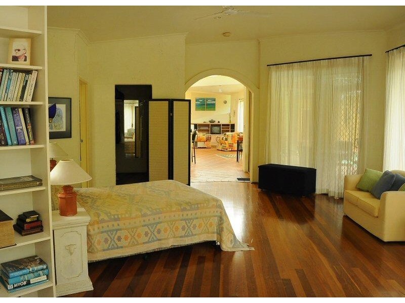 20 Larelar Court, Ocean Shores NSW 2483