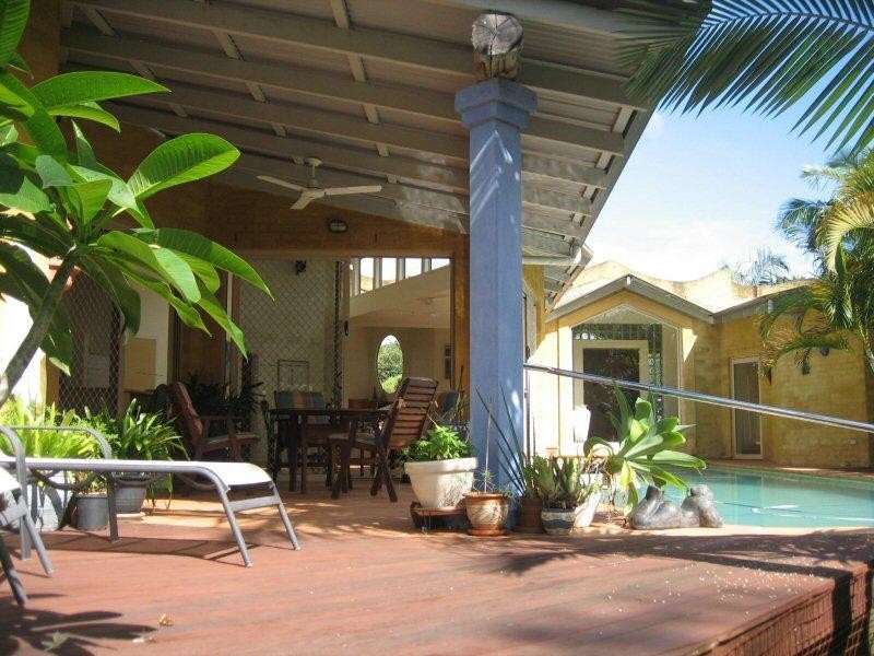 20 Larelar Court, Ocean Shores NSW 2483