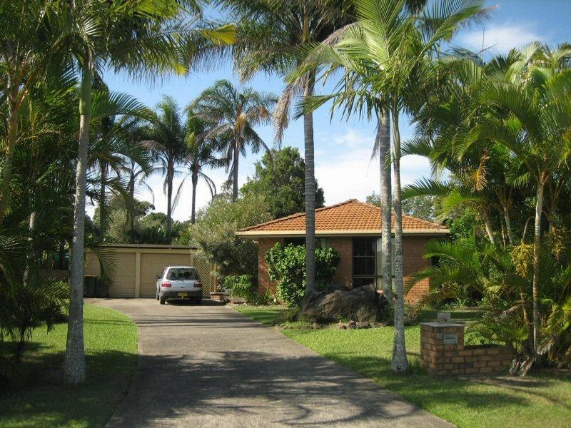 8 Natan Court, Ocean Shores NSW 2483