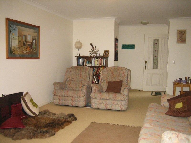 8 Natan Court, Ocean Shores NSW 2483