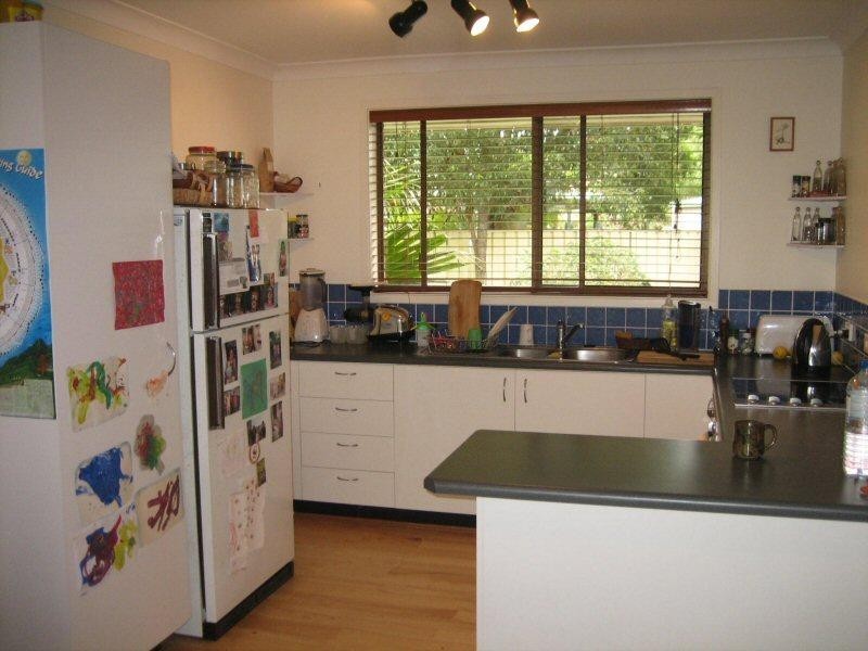 8 Natan Court, Ocean Shores NSW 2483