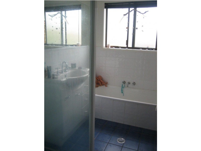 8 Natan Court, Ocean Shores NSW 2483