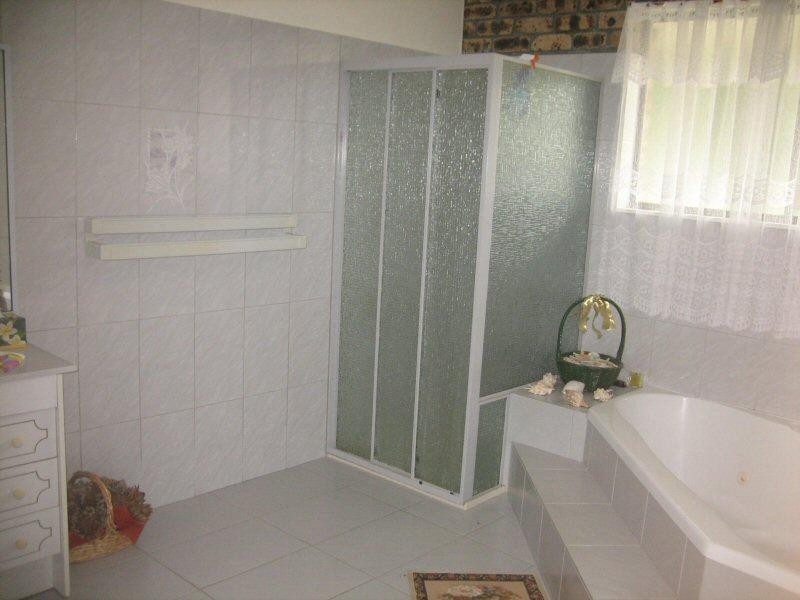 5 Wirree Drive, Ocean Shores NSW 2483