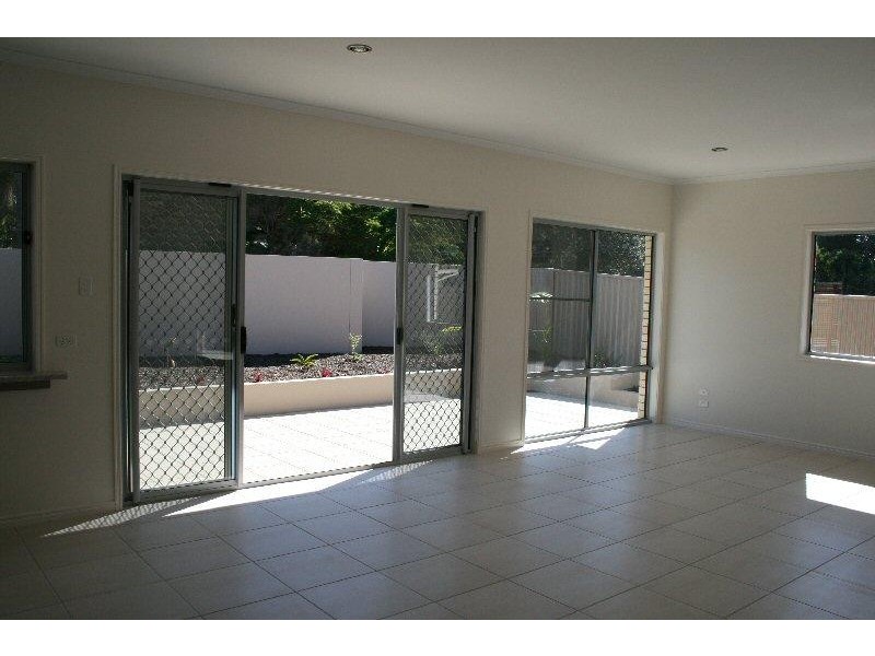 52 A Rajah Road, Ocean Shores NSW 2483