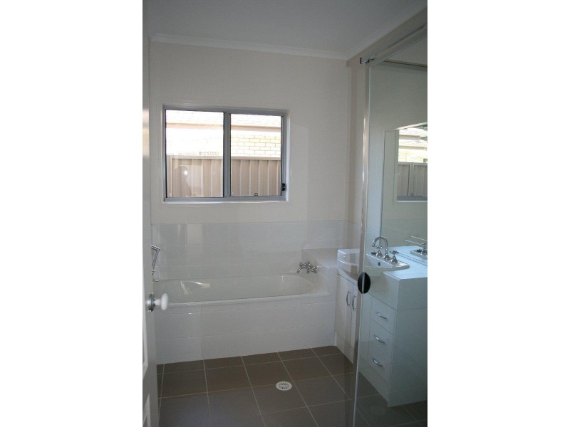 52 A Rajah Road, Ocean Shores NSW 2483