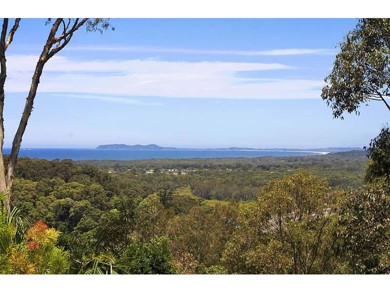 8 Weeronga Way, Ocean Shores NSW 2483