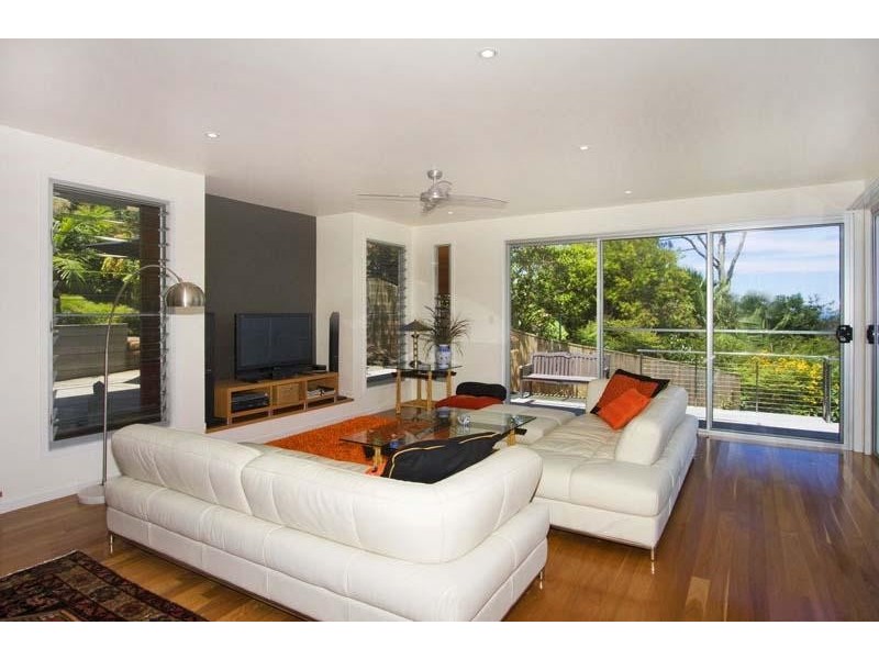 8 Weeronga Way, Ocean Shores NSW 2483