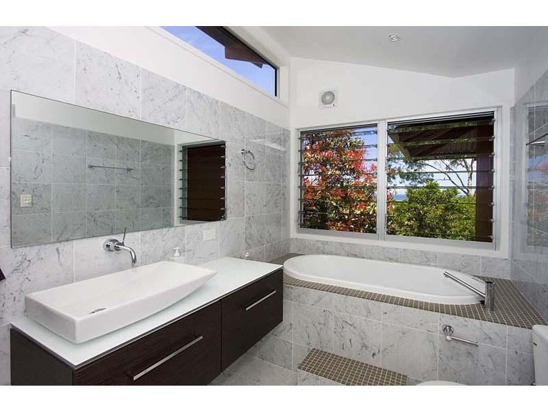 8 Weeronga Way, Ocean Shores NSW 2483