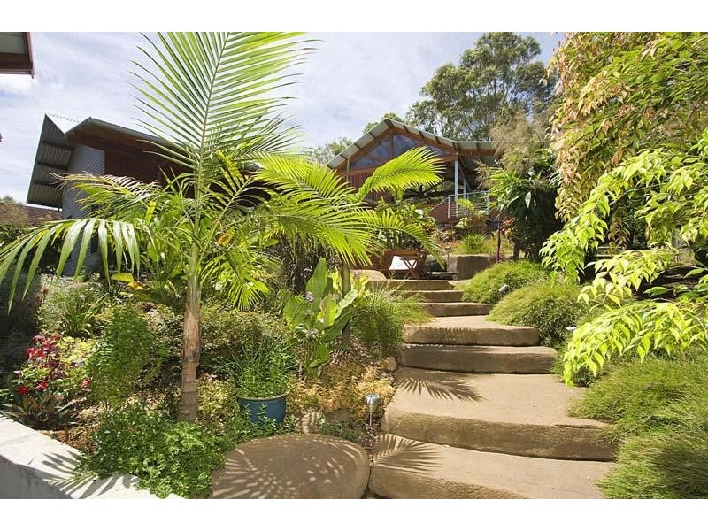 8 Weeronga Way, Ocean Shores NSW 2483